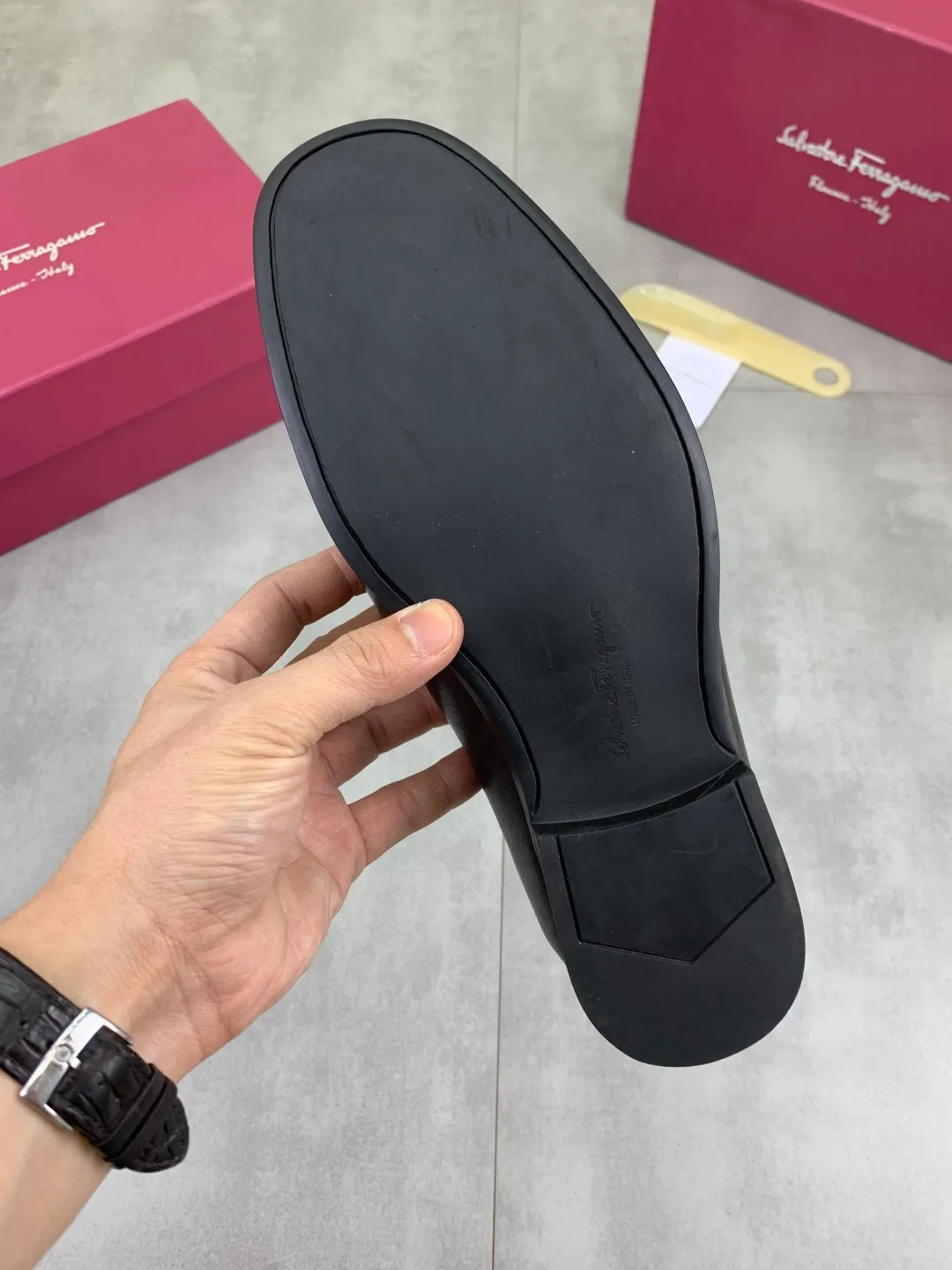 Men's Men's Shoes 💰P460💰[New Style] Water-dyed Niuli 🆘[Salvatore Ferragamo] Ferragamo's latest casual business leather shoes for men! Listed simultaneously! The fabric is made of specially imported original calfskin, and the interior is made of imported water-dyed cowhide. It is absolutely luxurious and leads the fashion trend. Matching code: 38-45; black or brown available